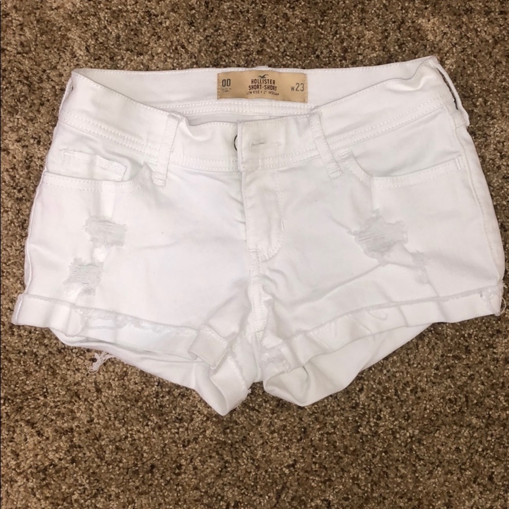 Hollister short-shorts